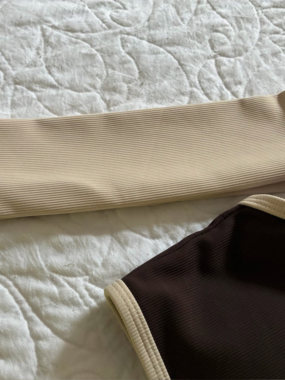 Two-Tone Brown & Beige Ribbed Sports Bra w/ Matching Headband - Picture 3 of 5